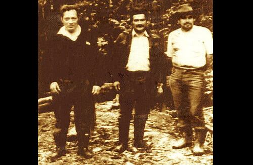 Tirofijo siempre lució como un campesino, con botas pantaneras y machete al cinto. 