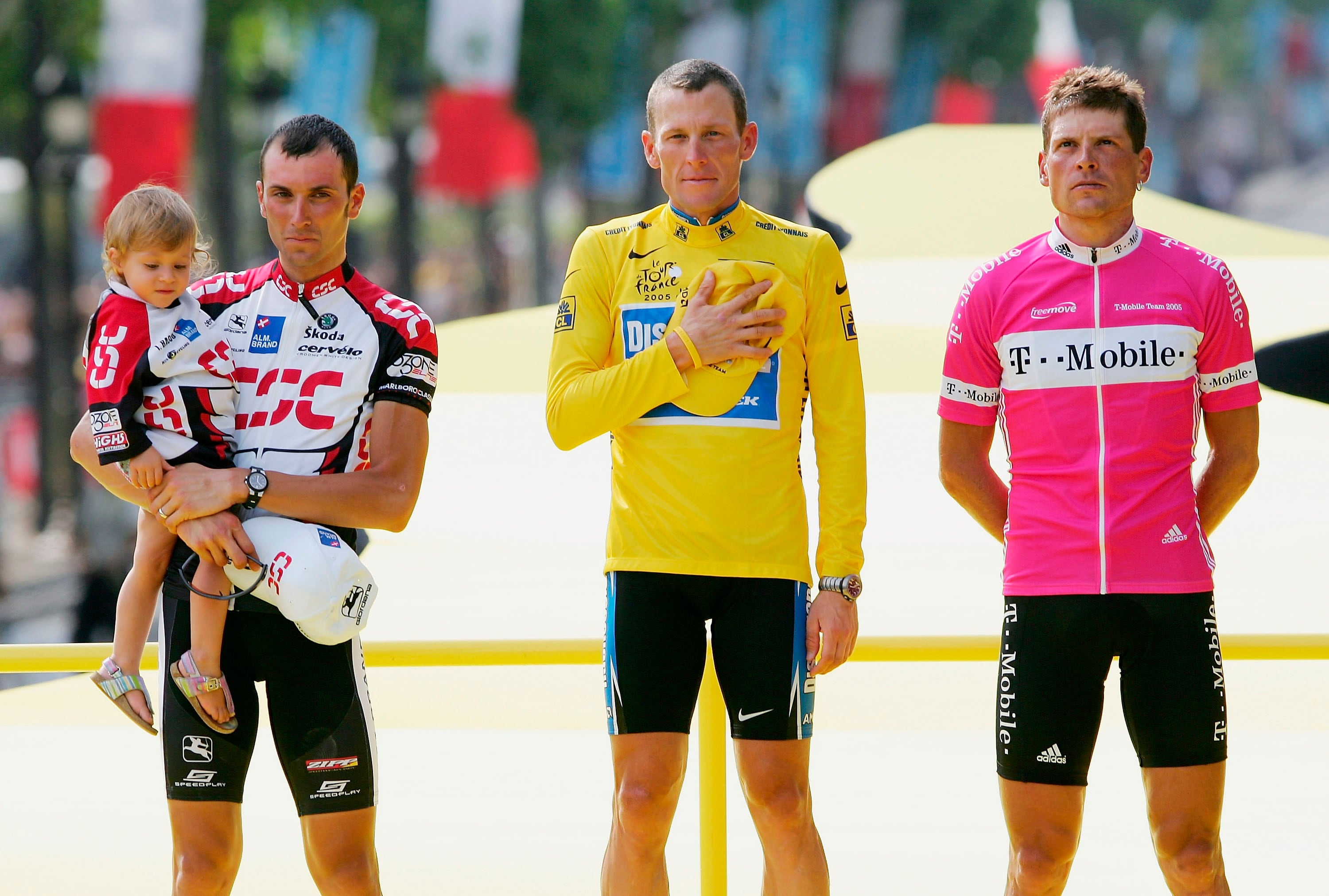 Lance Armstrong en el podio del Tour de Francia 2005.