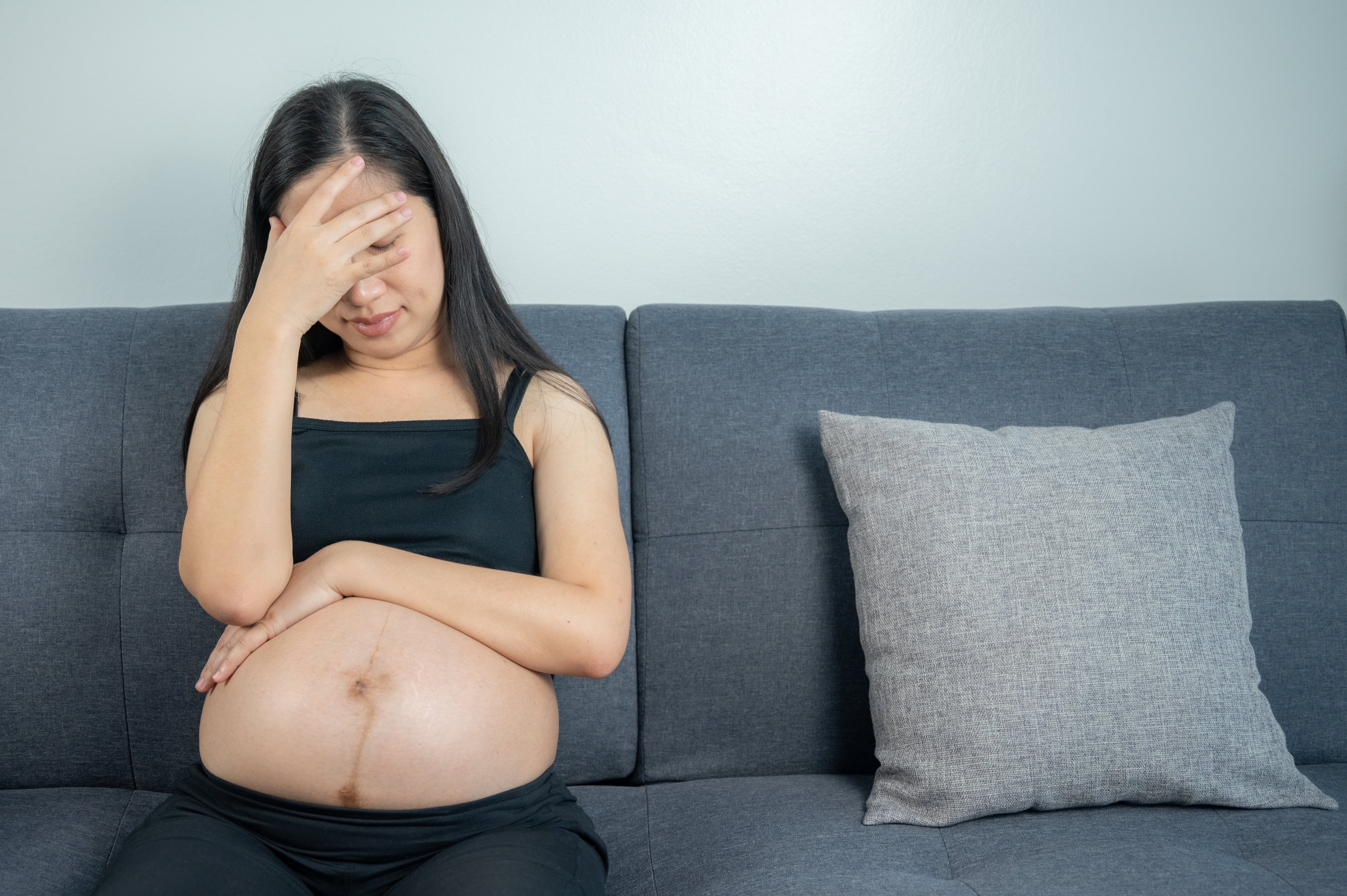 Polémica sobre el uso de la vacuna contra el COVID-19 durante el embarazo