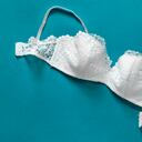 La mujer aseveró que no vale la pena arriesgar su vida por ponerse un brasier para verse mejor.