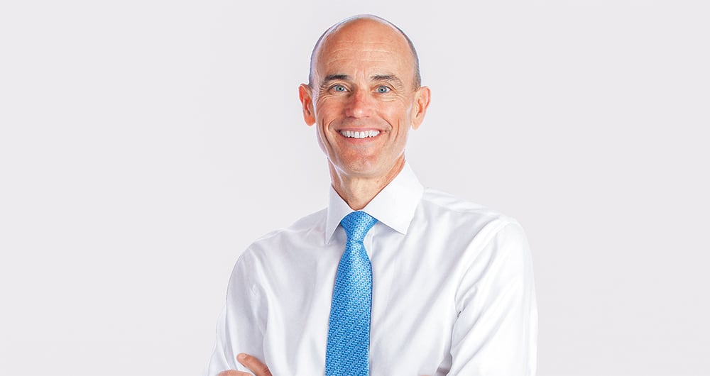 Bob Sternfels, presidente global de McKinsey, dice que las crisis se pueden afrontar de manera defensiva u ofensiva, tal como se hace en los deportes.