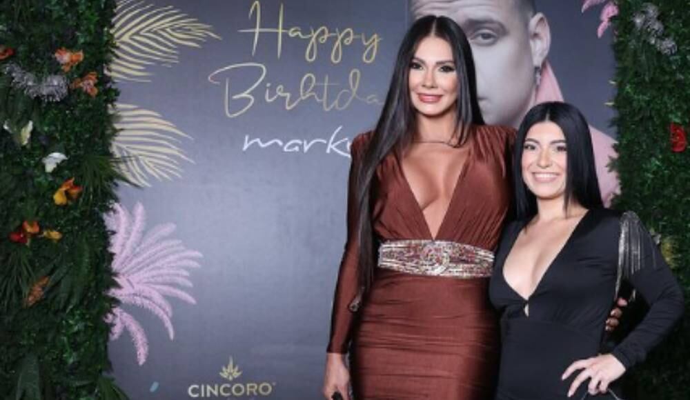 Esperanza Gómez y Valentina Gómez