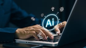 China apuesta por una IA abierta y Estados Unidos alerta sobre sus riesgos.