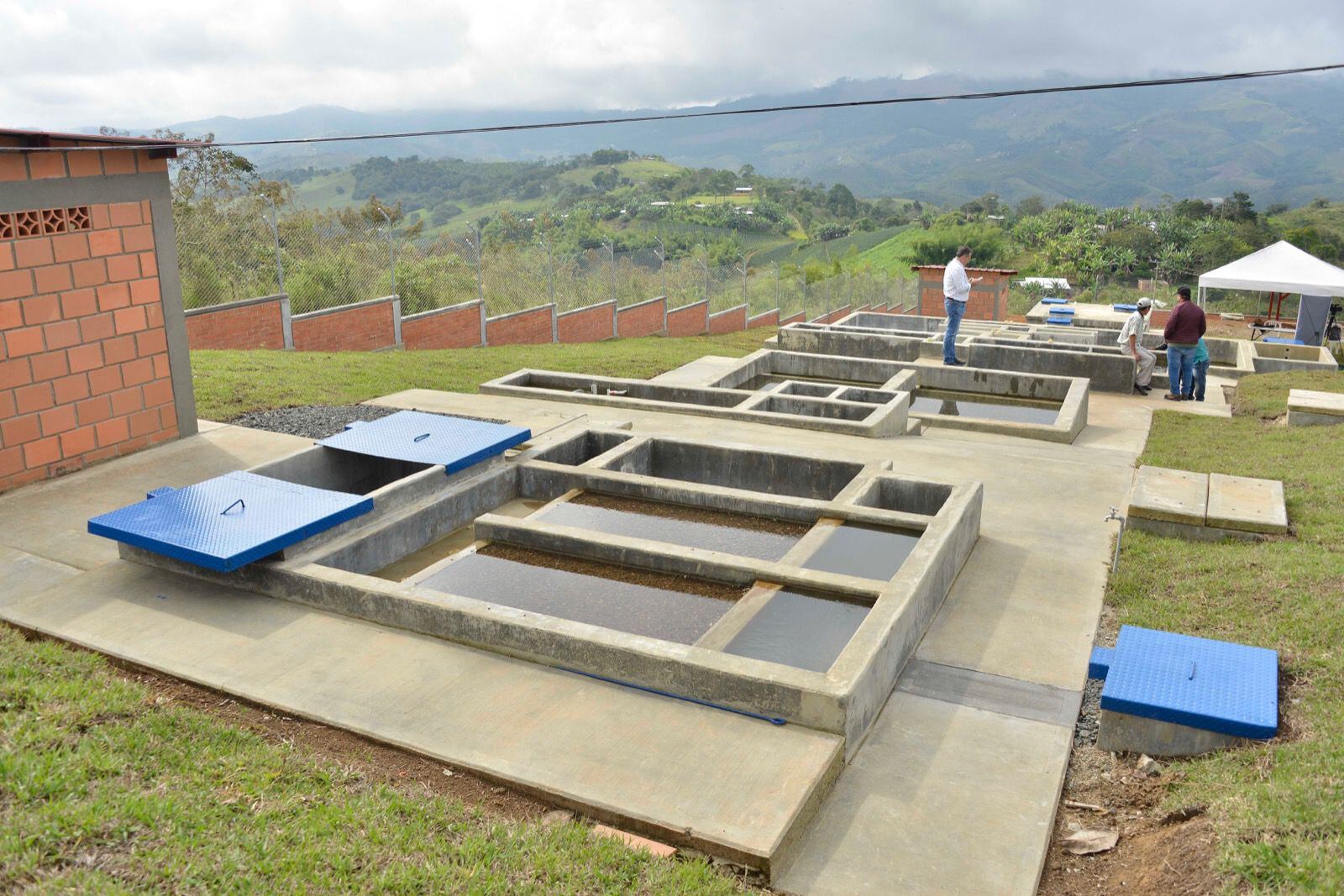 Cerca de 110 familias entre comunidades indígenas y campesinas en Vijes y Restrepo recibirán agua potable.