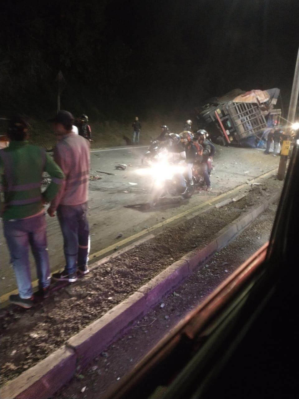 Las autoridades confirman la muerte de tres personas en el accidente