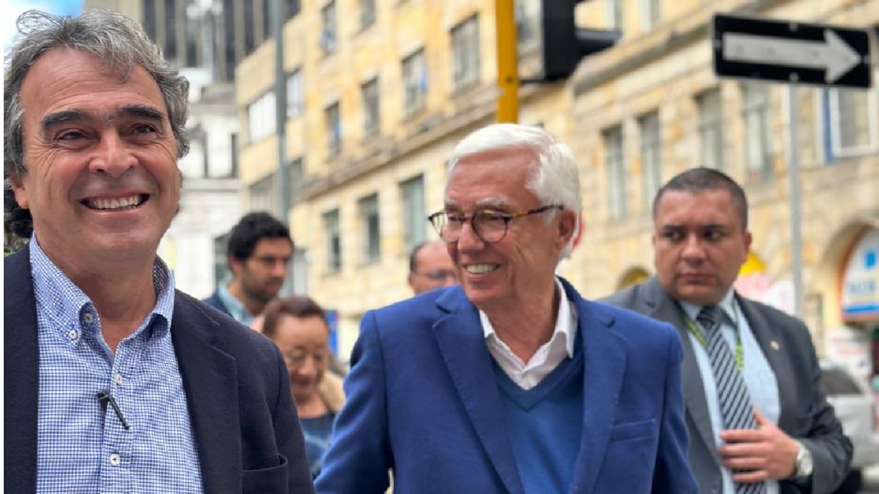 Jorge Enrique Robledo es el primer aspirante a la Alcaldía de Bogotá en inscribir su candidatura.