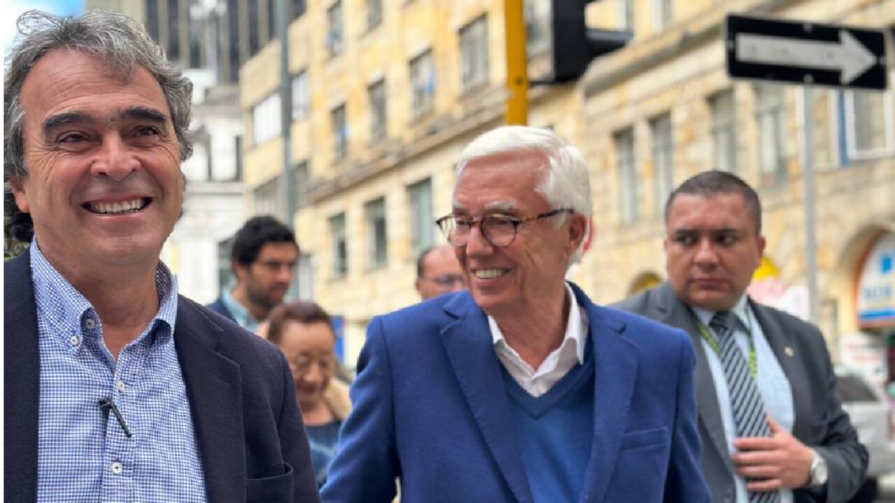 Jorge Enrique Robledo es el primer aspirante a la Alcaldía de Bogotá en inscribir su candidatura.