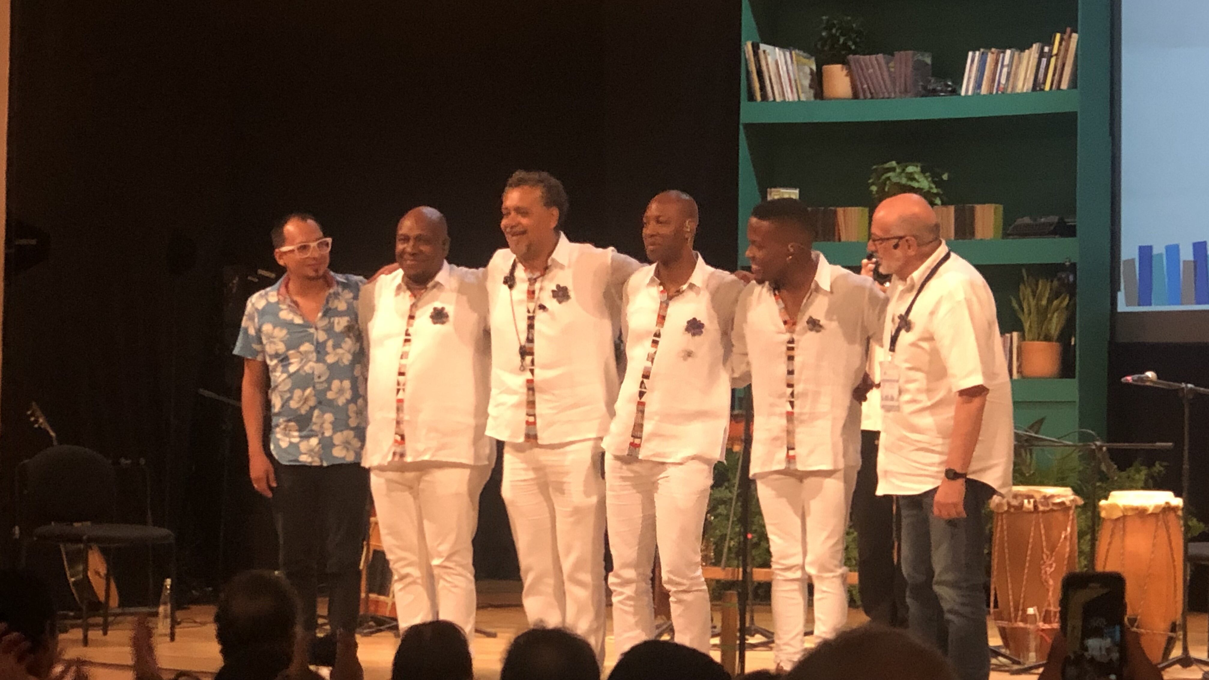 La canción ‘El mochuelo’, fue tocada por el Trío Bahía en el marco del Hay Festival, en medio del conversatorio entre Daniel Samper Pizano y Hugo Candelario González.