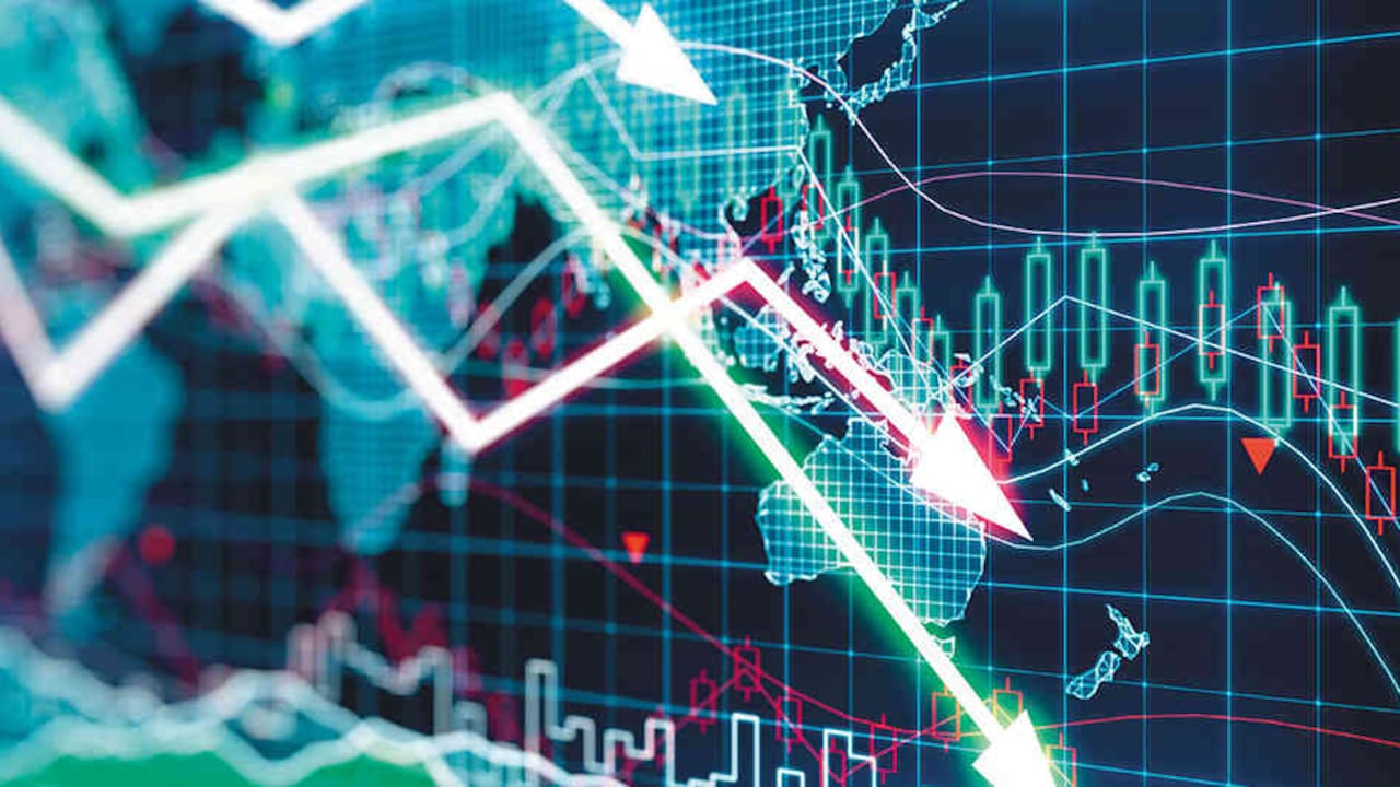 El crecimiento de la economía colombiana será menor en 2023. Inflación, altas tasa, devaluación, vientos de recesión global y hasta el impacto de la reforma tributaria son los ingredientes de la desaceleración.