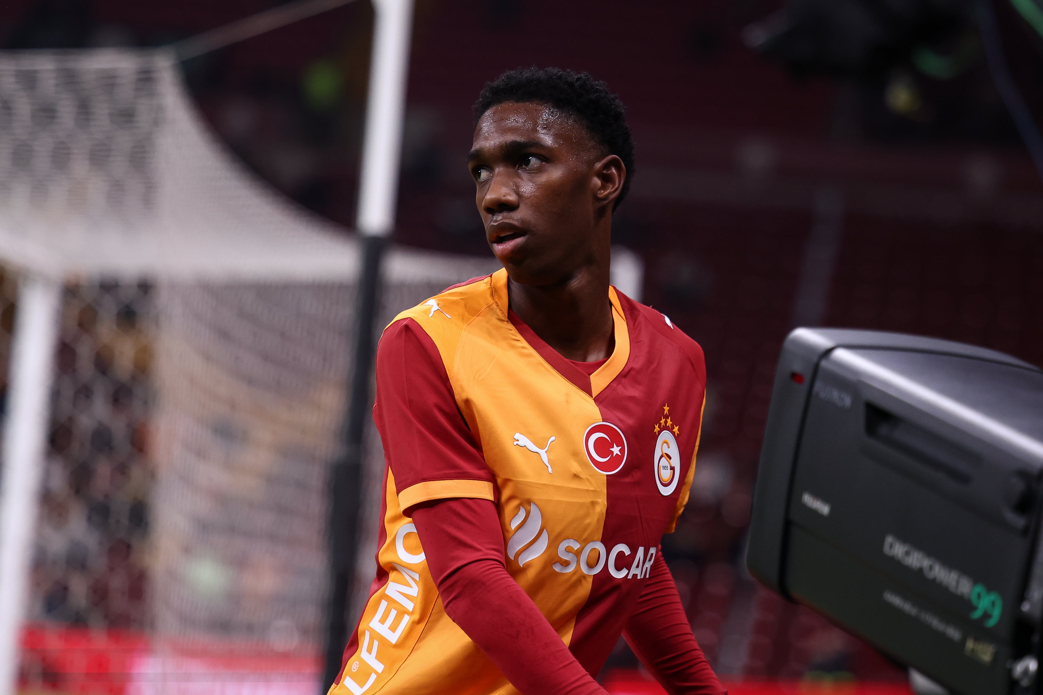 Yaser Asprilla con los colores del Galatasaray de Turquía.