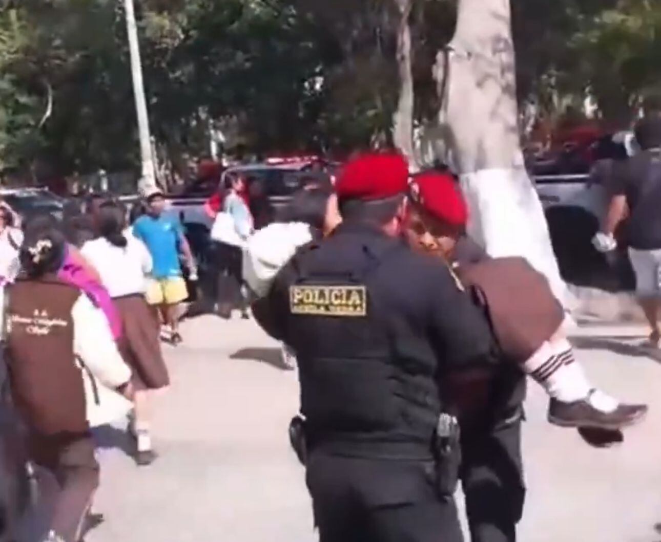 Las niñas dijeron que se sintieron extrañas en ese momento y algunas sufrieron desmayos