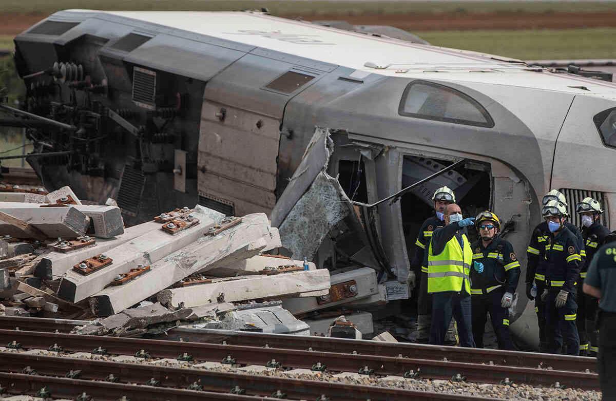 El conductor del carro al parecer sería un hombre de 89 años, procedente del municipio Palacios del Pan. Foto: Emilio Fraile / AP