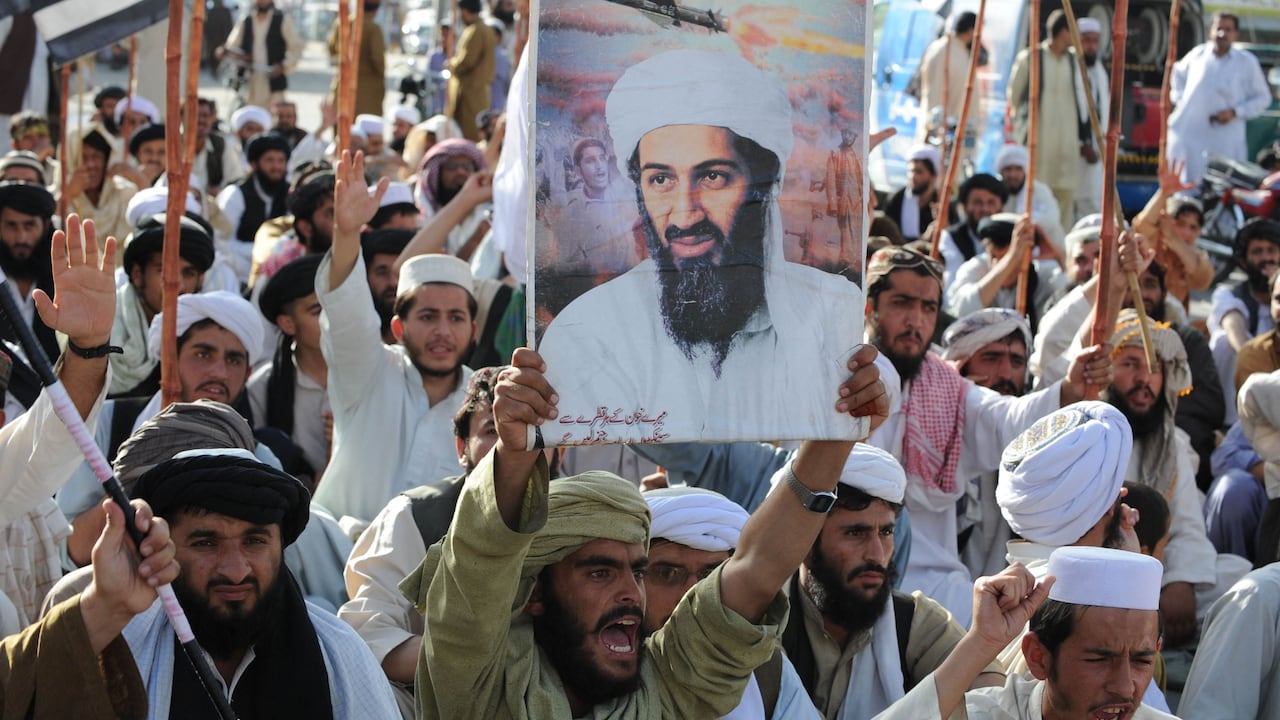Seguidores de Osama Bin Laden en Quetta, ciudad de Pakistán, el 2 de mayo de 2011, cuando fue abatido según información oficial (Photo by Banaras KHAN / AFP)
