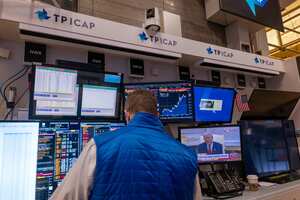 Los mercados mundiales volvieron a caer drásticamente el lunes, 7 de abril, mientras líderes mundiales, empresas y economías intentan comprender y asimilar la política arancelaria del presidente Trump.