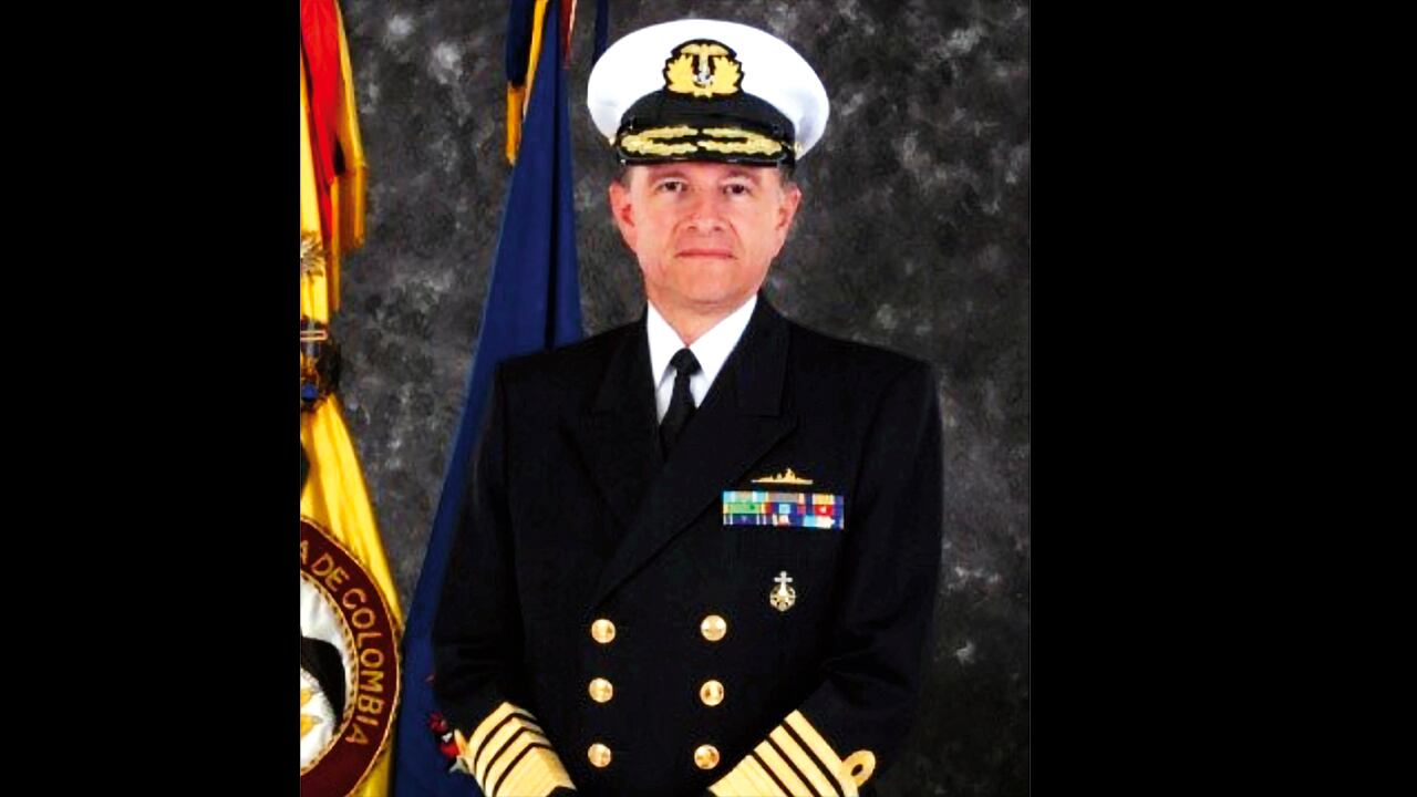 Según la Fiscalía, es falso que el contralmirante Gabriel Arango Bacci hubiera ordenado que la fragata Almirante Padilla se ubicara de forma tal que permitiera el paso de drogas. Así lo había documentado con su firma el entonces comandante de la Armada Nacional, Guillermo Barrera.