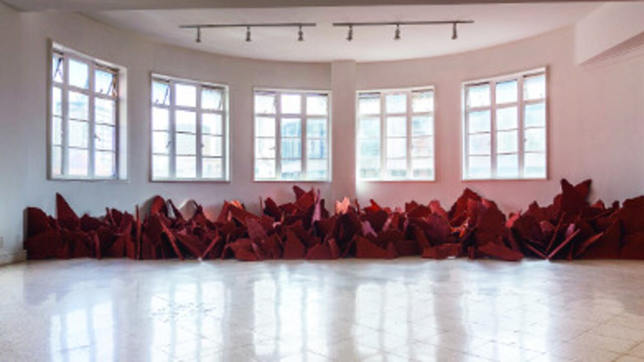 "Eva" (2013) de Delcy Morelos, exhibida en el Edificio Antioquia, especialmente recuperado para albergar al Salón. Tomada Alejandro Arango