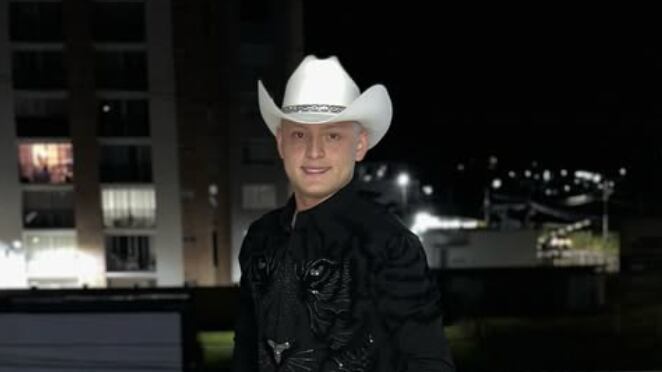 Él es Miguel Ayala, hijo de Giovanny Ayala que fue secuestrado.