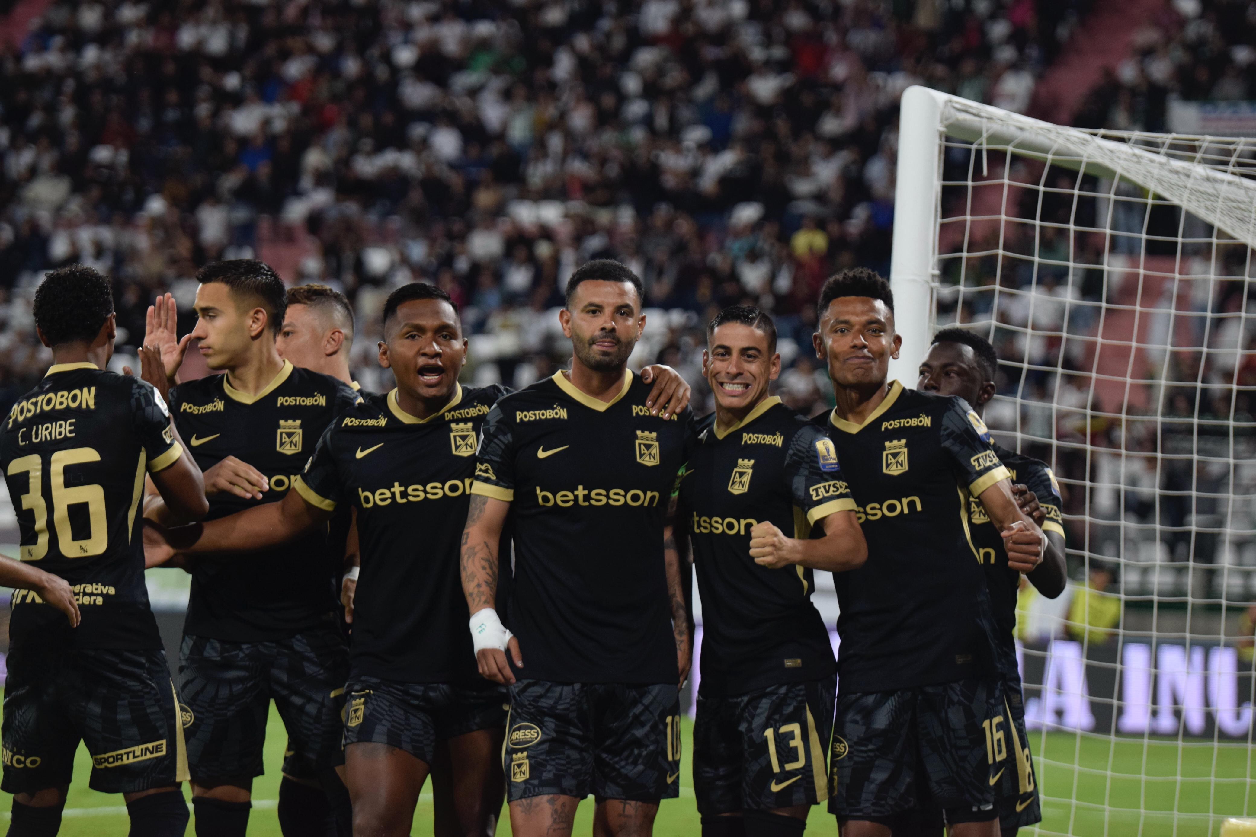 Edwin Cardona celebrando su gol con Atlético Nacional en el Palogrande