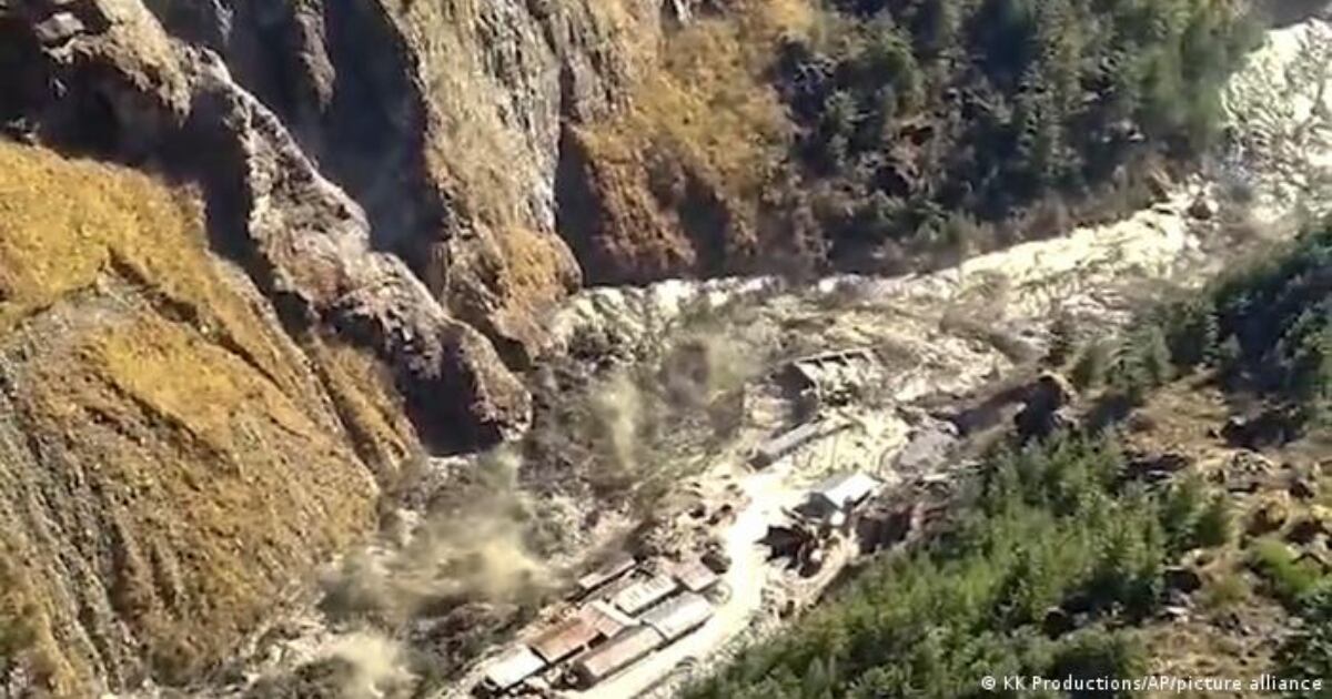 Avalancha en India por desprendimiento de un glaciar.