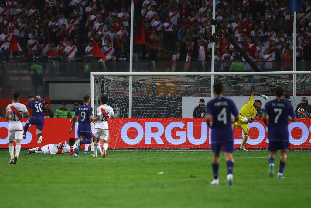 Argentina derrotó a Perú en las Eliminatorias Sudamericanas