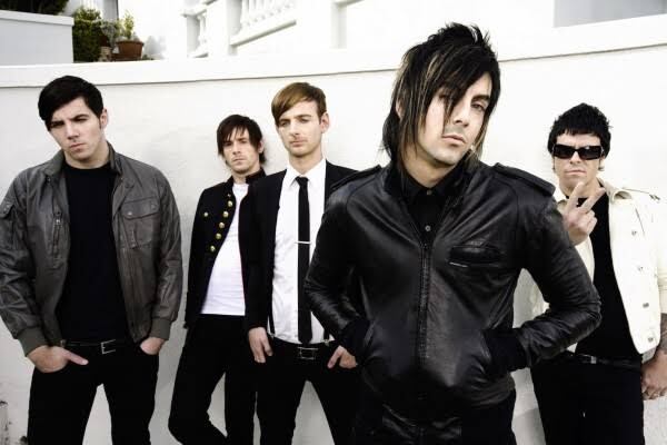 Durante su encarcelamiento, Watkins estuvo involucrado en varios incidentes que reflejan su comportamiento dentro del sistema penitenciario.