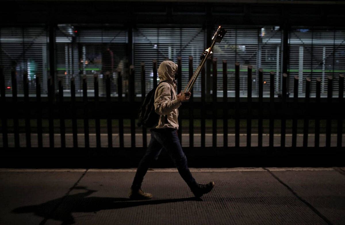 Bloqueos en la autopista norte por marcha de antorchas en cuarentena