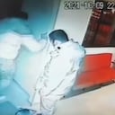 La agresión al animal quedó en registrada en video.