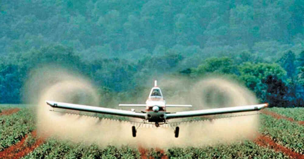 Desde octubre de 2015, el gobierno nacional, a través del Ministerio de Salud, suspendió indefinidamente la aspersión aérea con glifosato. 