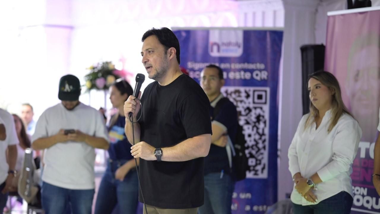 Carlos Fernando Motoa, senador.