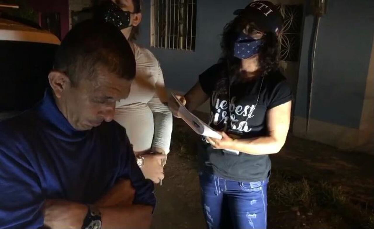 Juan Carlos Rodríguez Arias era buscado por las autoridades por los delitos de concierto para delinquir, estafa agravada, captación ilegal de dinero, simulación de investidura o cargo, entre otros.