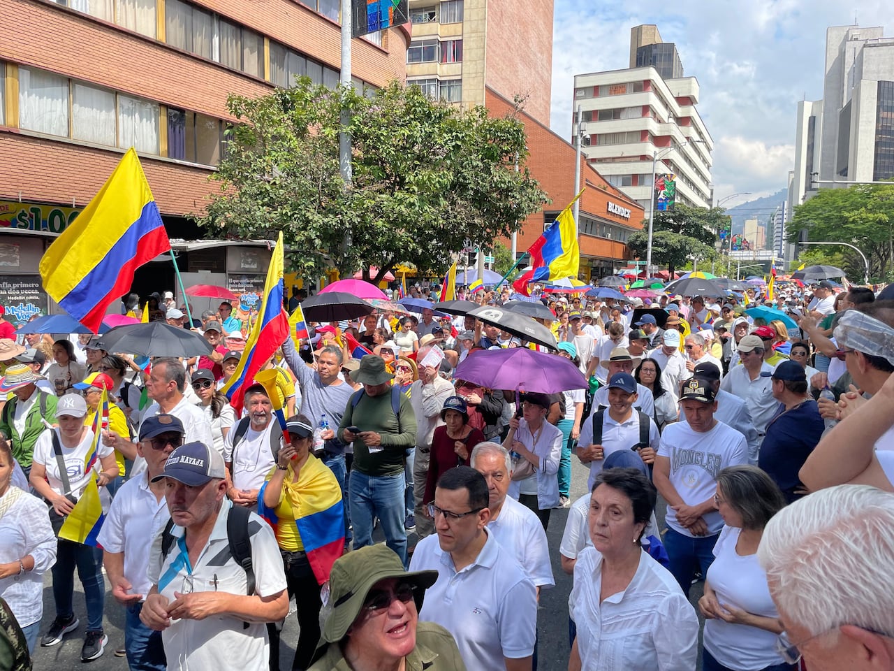 Marcha 23N en contra del Gobierno, a la calle por mi país en Medellín