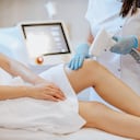 La depilación láser elimina el vello de forma permanente.