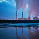 Los combustibles fósiles comprenden el 80 por ciento de la demanda actual de energía primaria en el mundo y el sistema energético es la fuente de aproximadamente dos tercios de las emisiones globales de CO2.