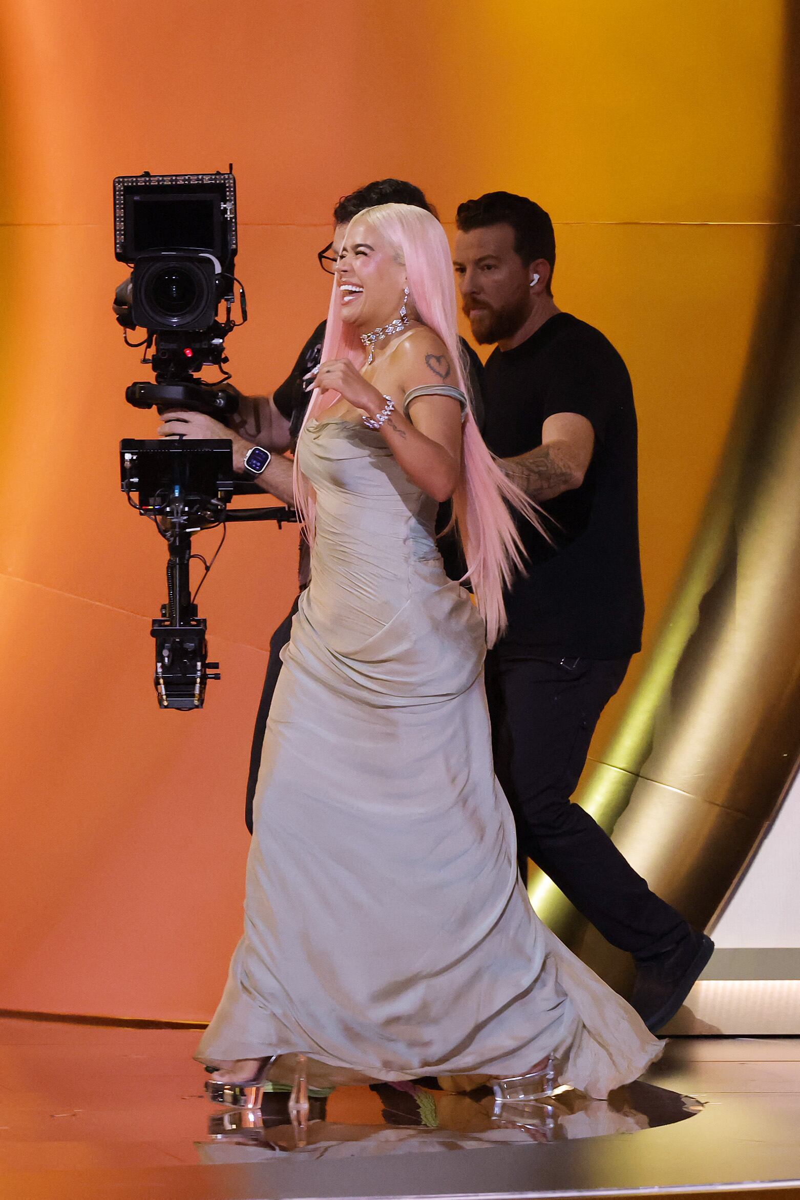 Grammy 2024: El vestido con el que Karol G brilló en la gala