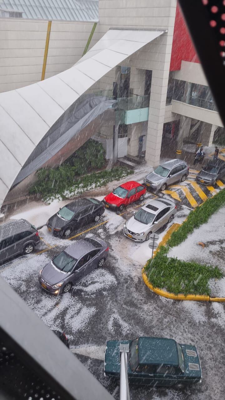 Granizada en Unicentro Bogotá