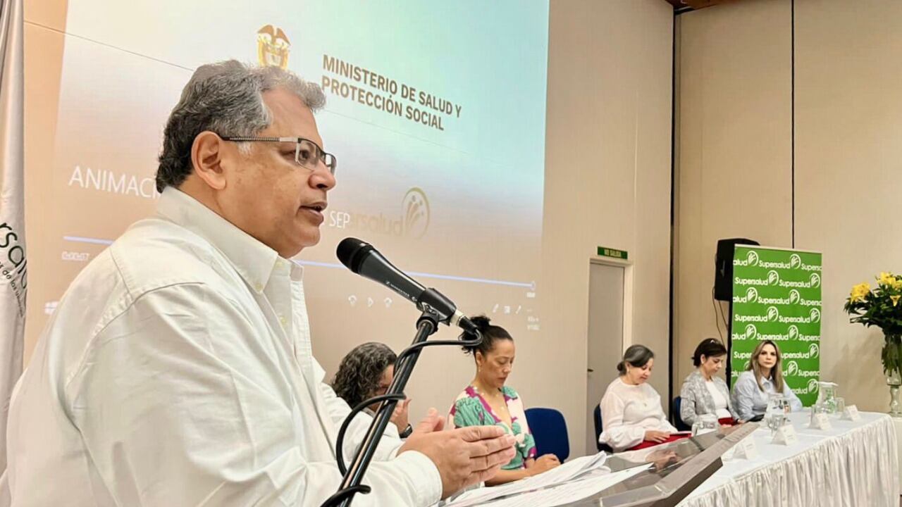 El Superintendente Nacional de Salud, Ulahí Beltrán, en Cali.