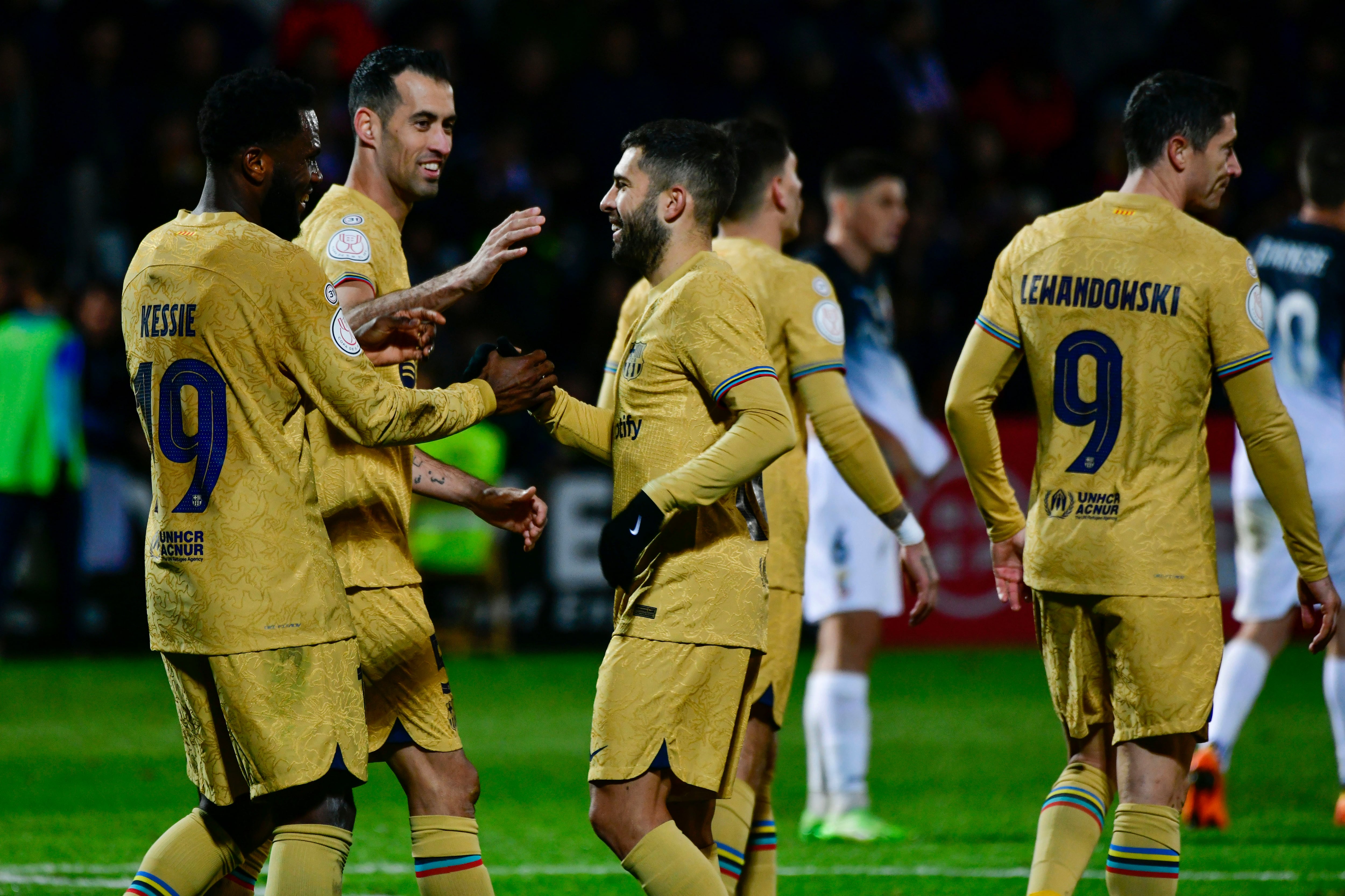 Jugadores del Barcelona celebrando la victoria ante Ceuta.