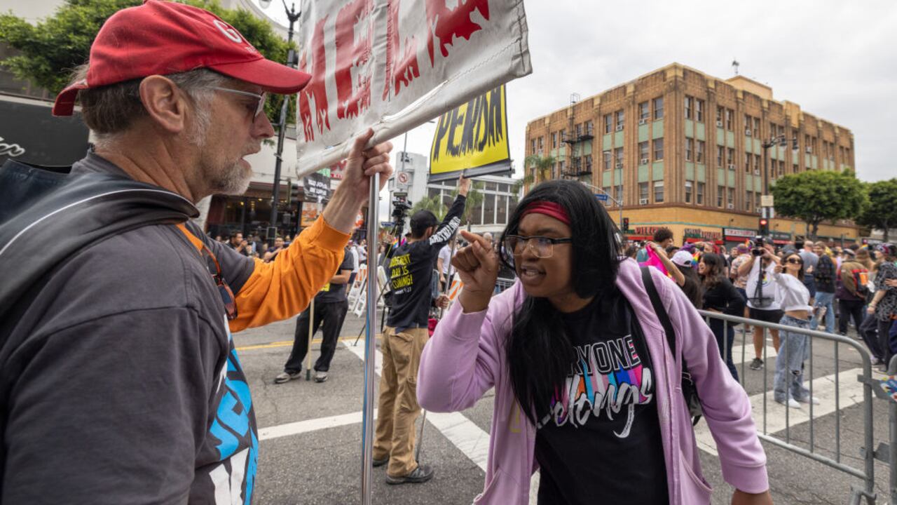 División en conservadores canadienses sobre posible cambio en ley trans.