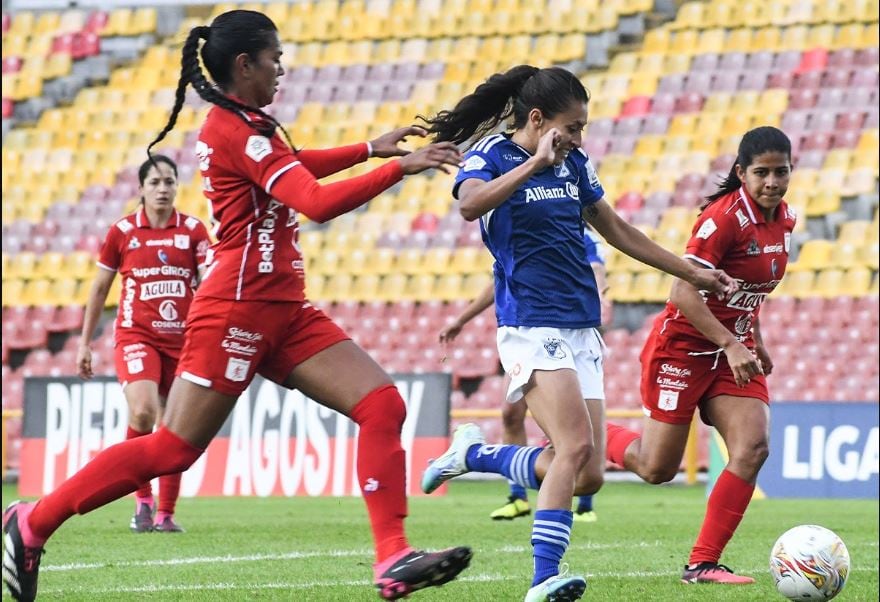 Un buen partido protagonizaron en El Campín Millonarios y América, por la Liga Femenina. Ganaron las azules 2-1.