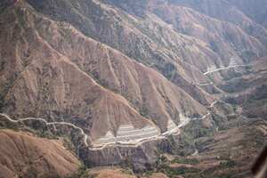 Visita del gobernador de Antioquia a las obras de la Vía al Mar