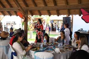 Encuentro nacional y regional de alcaldesas en Pore.