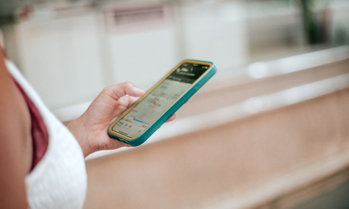 Celular para medir distancias.