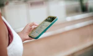 Celular para medir distancias.