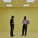 De A24 y Chernin Entertainment, y de la mente del visionario creador de YouTube Kane Parsons —quien hace su debut como director de largometrajes— llega una pesadilla cinematográfica que induce al pánico, dispuesta a definir una nueva era en la narrativa de terror.