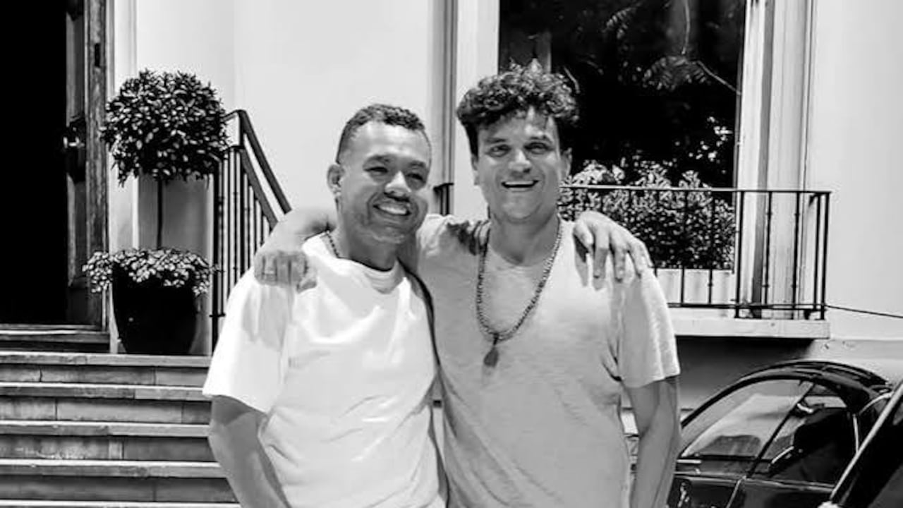 Silvestre Dangond despide a Fabio Torres.