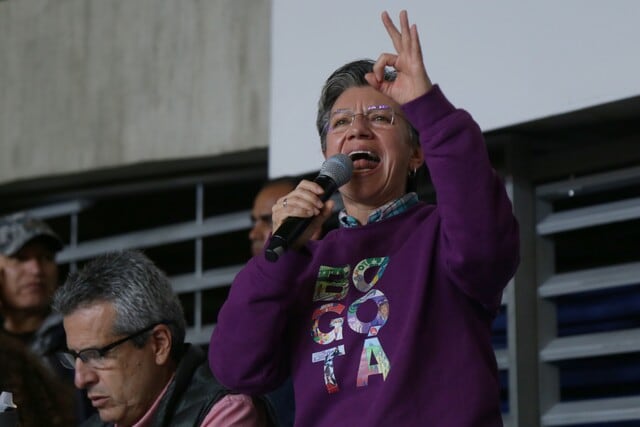 La alcaldesa de Bogotá, Claudia López, criticó la reforma penitenciaria planteada por el ministro de Justicia, Néstor Osuna, que, según ella, contribuye a la impunidad.