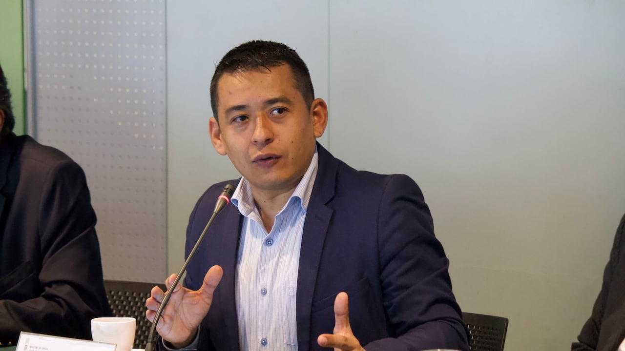 Ministro de Ciencia y Tecnología, Arturo Luna.