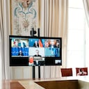 Vista general de la pantalla de video de los líderes del G7 durante una videoconferencia sobre Ucrania el 8 de mayo de 2022, el día 74 de la invasión rusa de Ucrania.