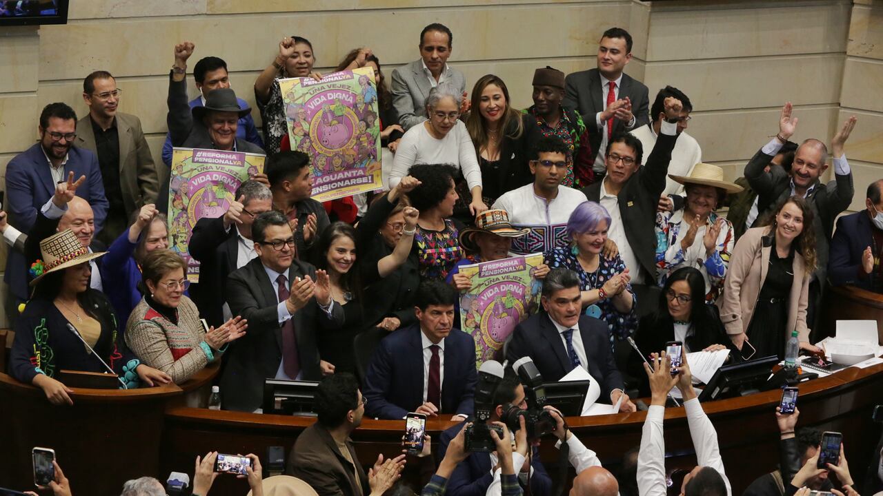 La plenaria del Senado aprobó la reforma pensional en segundo debate en la sesión del martes 23 de abril.