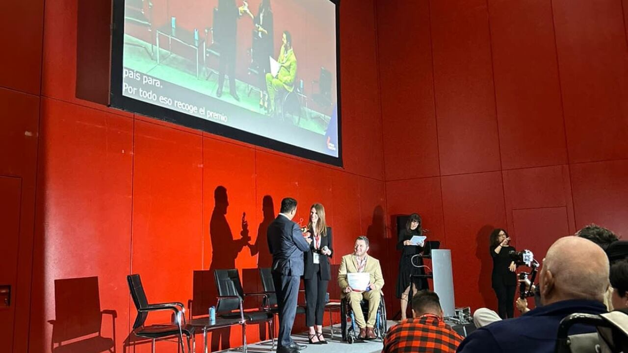 El Ministerio de Comercio fue el encargado de recibir el premio.